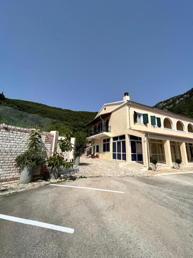 Lithino Apartments - 5Min From The Beach Agios Ioannis Peristerion Eksteriør bilde